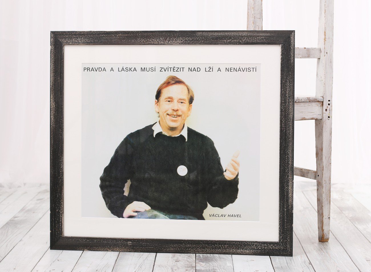 /WEB-galerie/03_Fotografie/Ramovani_obrazu_prezidenta_Havel.jpg